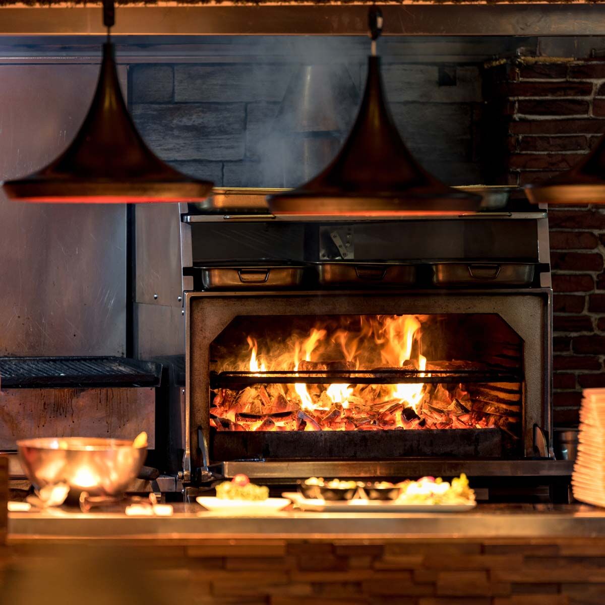 Wood coal grilled oven - black