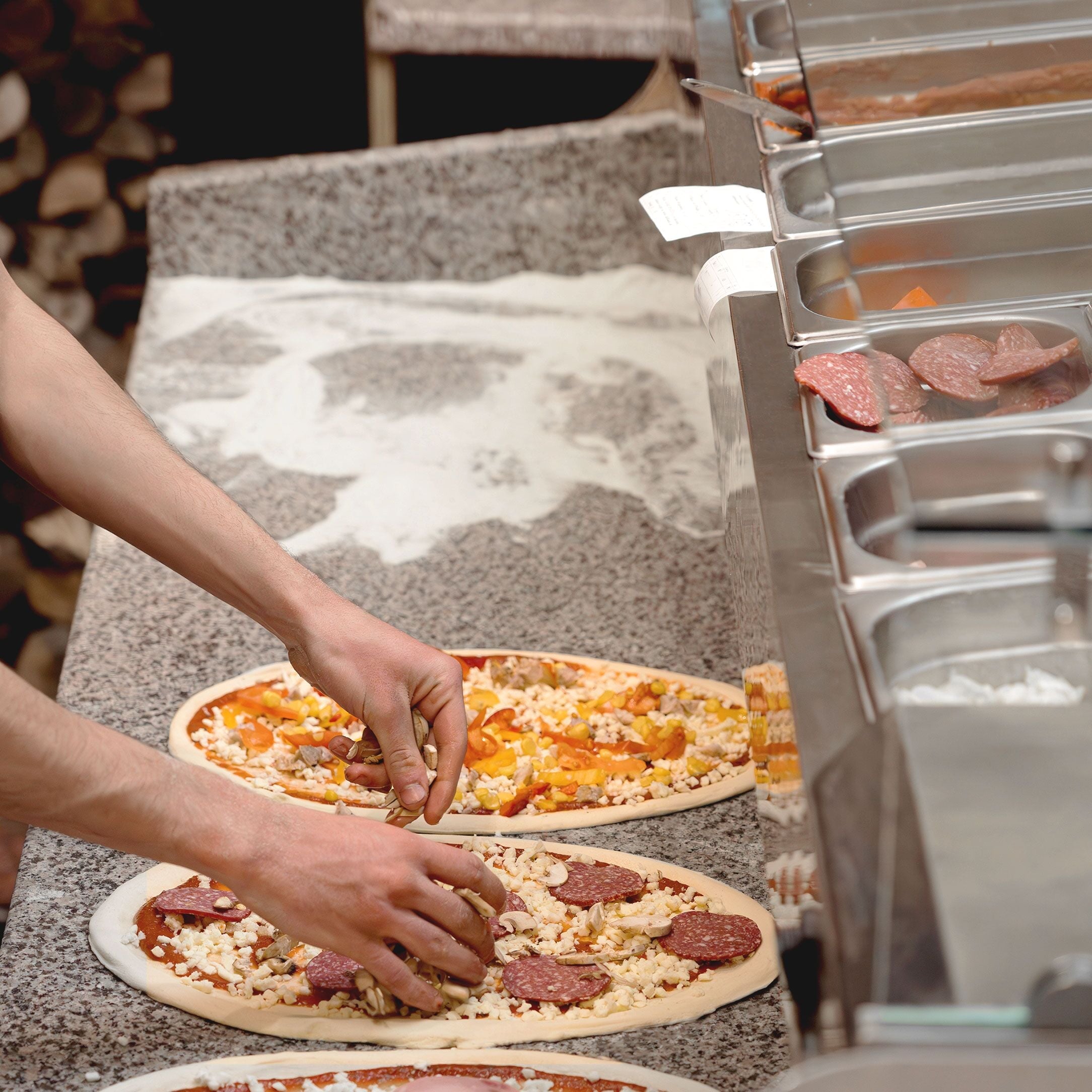 Pizza Preparation counter premium - 2100x800mm - 3 doors - Included cooled showcase - 10x GN 1/3